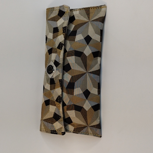 Clutch - Picture 1 of 3